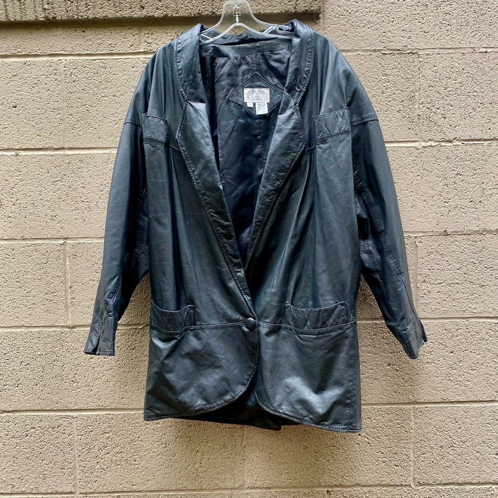 Elegant Black Leather Women's Jacket